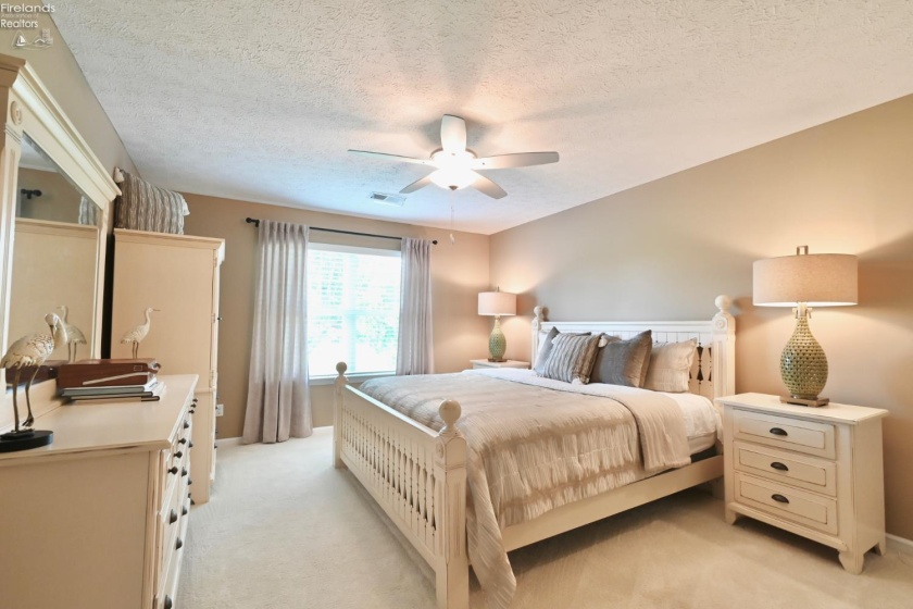 4511 Harbors Edge, Port Clinton, 43452, 4 Bedrooms Bedrooms, ,3 BathroomsBathrooms,Residential,For Sale,Harbors Edge,20262851