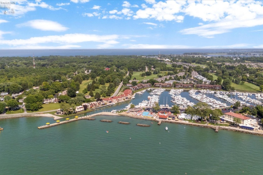4511 Harbors Edge, Port Clinton, 43452, 4 Bedrooms Bedrooms, ,3 BathroomsBathrooms,Residential,For Sale,Harbors Edge,20262851