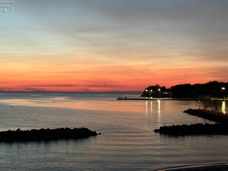 4511 Harbors Edge, Port Clinton, 43452, 4 Bedrooms Bedrooms, ,3 BathroomsBathrooms,Residential,For Sale,Harbors Edge,20262851