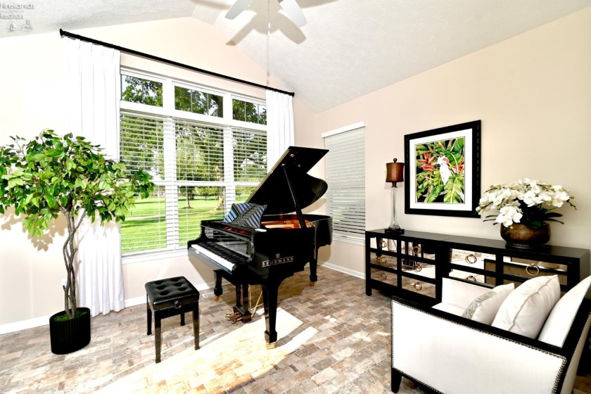 4511 Harbors Edge, Port Clinton, 43452, 4 Bedrooms Bedrooms, ,3 BathroomsBathrooms,Residential,For Sale,Harbors Edge,20262851