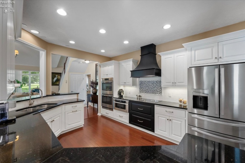 4511 Harbors Edge, Port Clinton, 43452, 4 Bedrooms Bedrooms, ,3 BathroomsBathrooms,Residential,For Sale,Harbors Edge,20262851