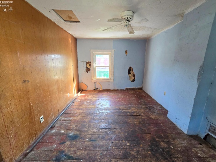 309 Ohio Avenue, Fremont, 43420, 3 Bedrooms Bedrooms, ,1 BathroomBathrooms,Residential,For Sale,Ohio,20262848