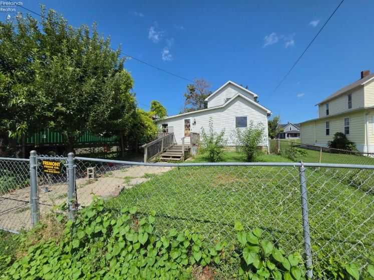 309 Ohio Avenue, Fremont, 43420, 3 Bedrooms Bedrooms, ,1 BathroomBathrooms,Residential,For Sale,Ohio,20262848