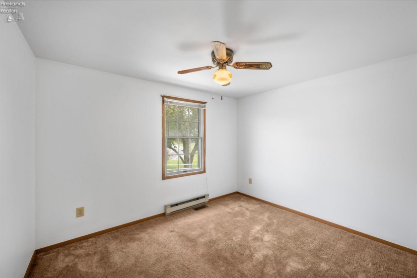 550 Tiffin Street, Port Clinton, 43452, 3 Bedrooms Bedrooms, ,1 BathroomBathrooms,Residential,For Sale,Tiffin,20262863