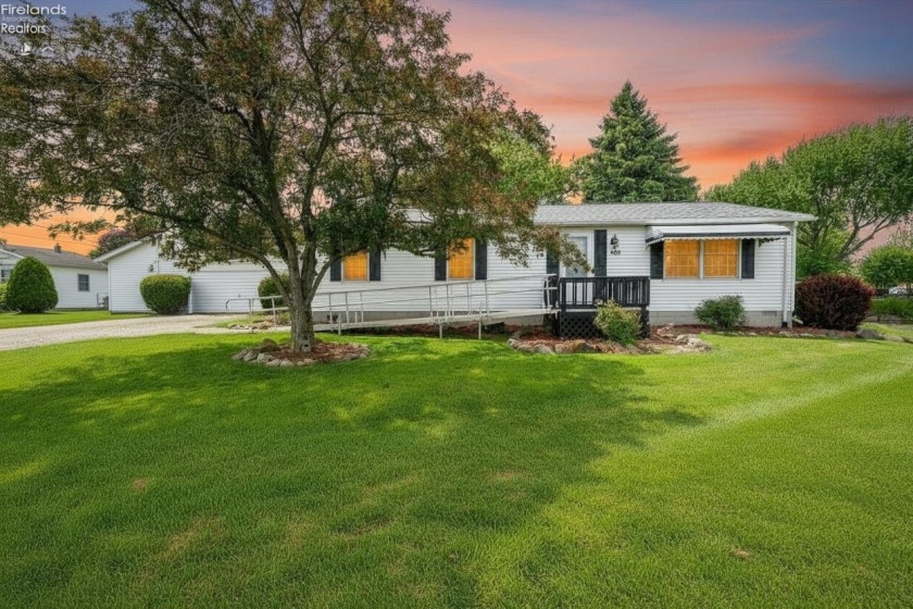 550 Tiffin Street, Port Clinton, 43452, 3 Bedrooms Bedrooms, ,1 BathroomBathrooms,Residential,For Sale,Tiffin,20262863