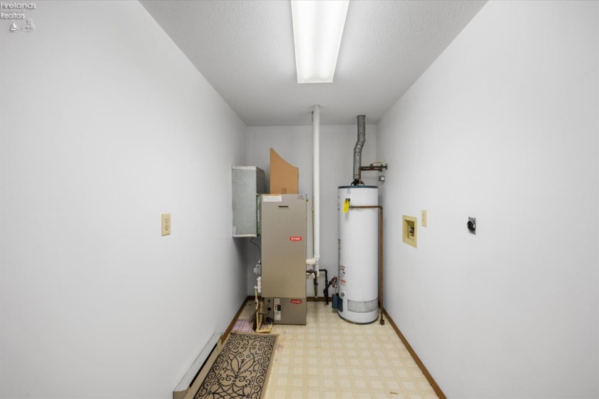 550 Tiffin Street, Port Clinton, 43452, 3 Bedrooms Bedrooms, ,1 BathroomBathrooms,Residential,For Sale,Tiffin,20262863