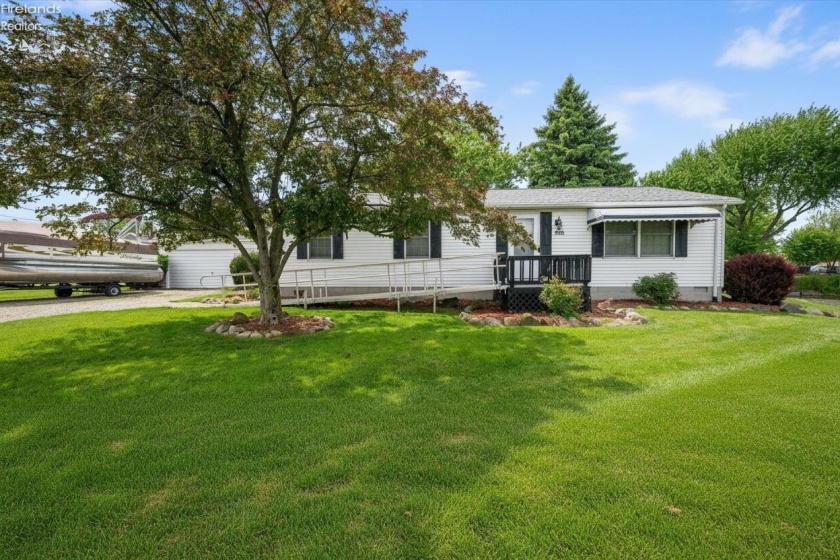 550 Tiffin Street, Port Clinton, 43452, 3 Bedrooms Bedrooms, ,1 BathroomBathrooms,Residential,For Sale,Tiffin,20262863