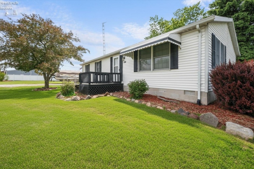 550 Tiffin Street, Port Clinton, 43452, 3 Bedrooms Bedrooms, ,1 BathroomBathrooms,Residential,For Sale,Tiffin,20262863