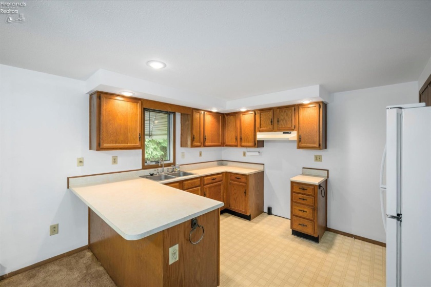 550 Tiffin Street, Port Clinton, 43452, 3 Bedrooms Bedrooms, ,1 BathroomBathrooms,Residential,For Sale,Tiffin,20262863