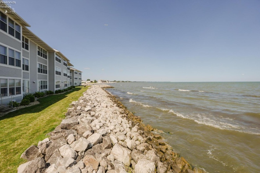 238 Lakeshore Drive, Port Clinton, 43452, 1 Bedroom Bedrooms, ,1 BathroomBathrooms,Residential,For Sale,Lakeshore,20262785