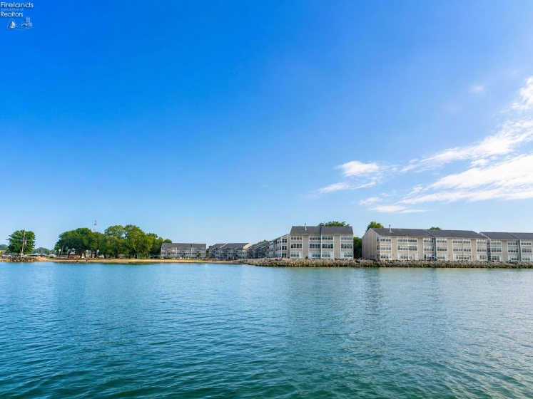 238 Lakeshore Drive, Port Clinton, 43452, 1 Bedroom Bedrooms, ,1 BathroomBathrooms,Residential,For Sale,Lakeshore,20262785