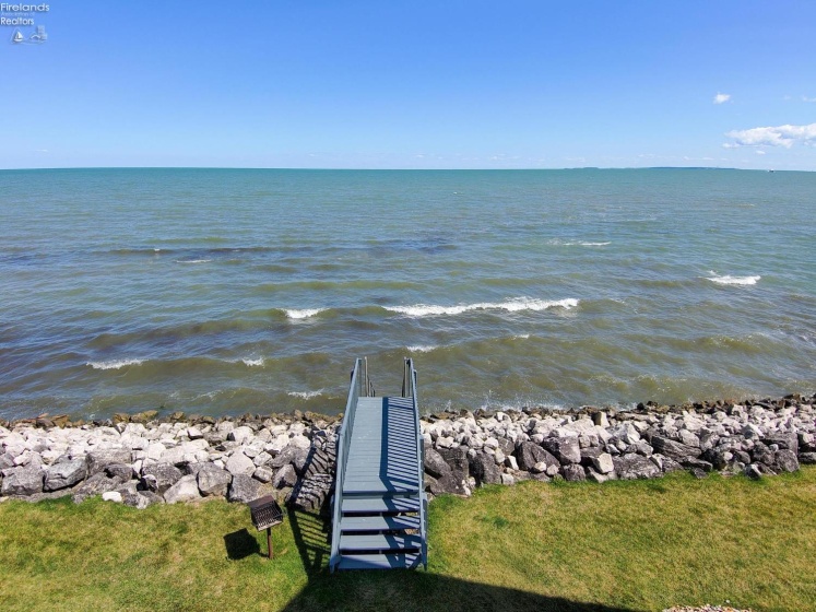 238 Lakeshore Drive, Port Clinton, 43452, 1 Bedroom Bedrooms, ,1 BathroomBathrooms,Residential,For Sale,Lakeshore,20262785