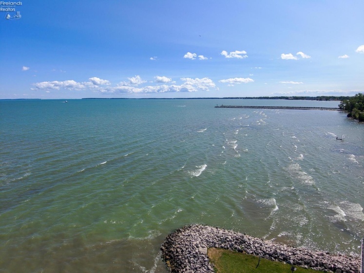238 Lakeshore Drive, Port Clinton, 43452, 1 Bedroom Bedrooms, ,1 BathroomBathrooms,Residential,For Sale,Lakeshore,20262785