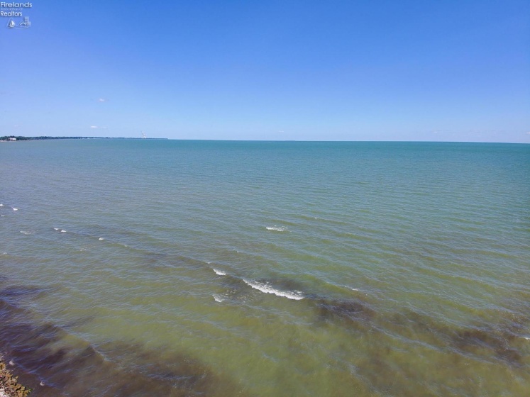 238 Lakeshore Drive, Port Clinton, 43452, 1 Bedroom Bedrooms, ,1 BathroomBathrooms,Residential,For Sale,Lakeshore,20262785