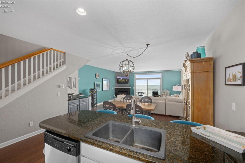 1187 Lakeshore Drive, Port Clinton, 43452, 2 Bedrooms Bedrooms, ,4 BathroomsBathrooms,Residential,For Sale,Lakeshore,20262835