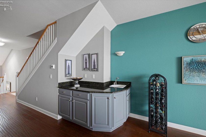 1187 Lakeshore Drive, Port Clinton, 43452, 2 Bedrooms Bedrooms, ,4 BathroomsBathrooms,Residential,For Sale,Lakeshore,20262835