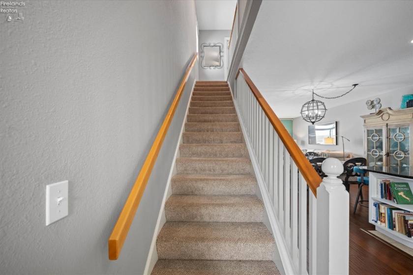 1187 Lakeshore Drive, Port Clinton, 43452, 2 Bedrooms Bedrooms, ,4 BathroomsBathrooms,Residential,For Sale,Lakeshore,20262835