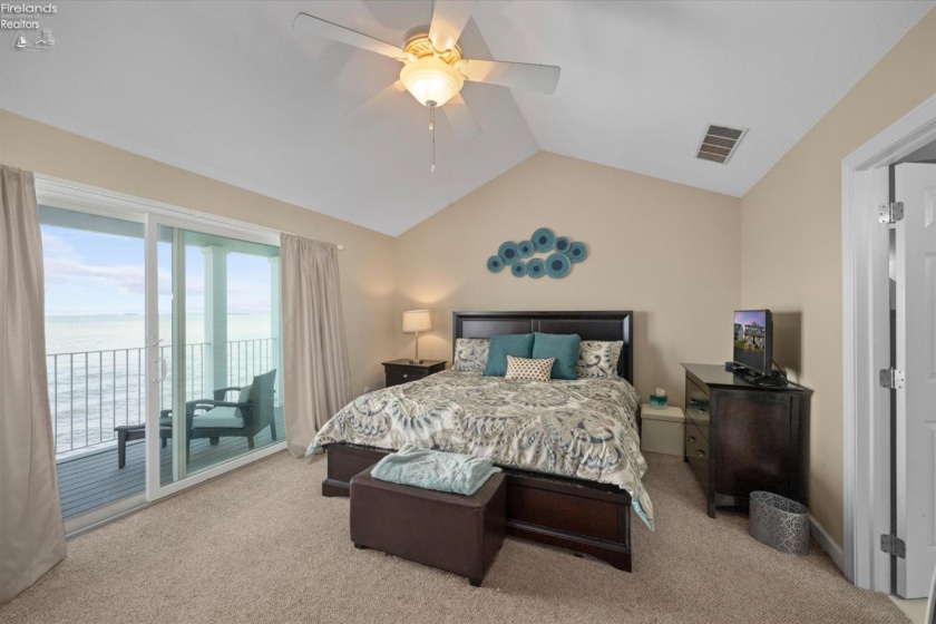 1187 Lakeshore Drive, Port Clinton, 43452, 2 Bedrooms Bedrooms, ,4 BathroomsBathrooms,Residential,For Sale,Lakeshore,20262835