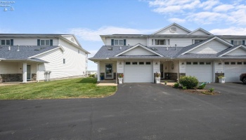 1187 Lakeshore Drive, Port Clinton, 43452, 2 Bedrooms Bedrooms, ,4 BathroomsBathrooms,Residential,For Sale,Lakeshore,20262835
