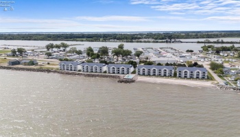 1187 Lakeshore Drive, Port Clinton, 43452, 2 Bedrooms Bedrooms, ,4 BathroomsBathrooms,Residential,For Sale,Lakeshore,20262835