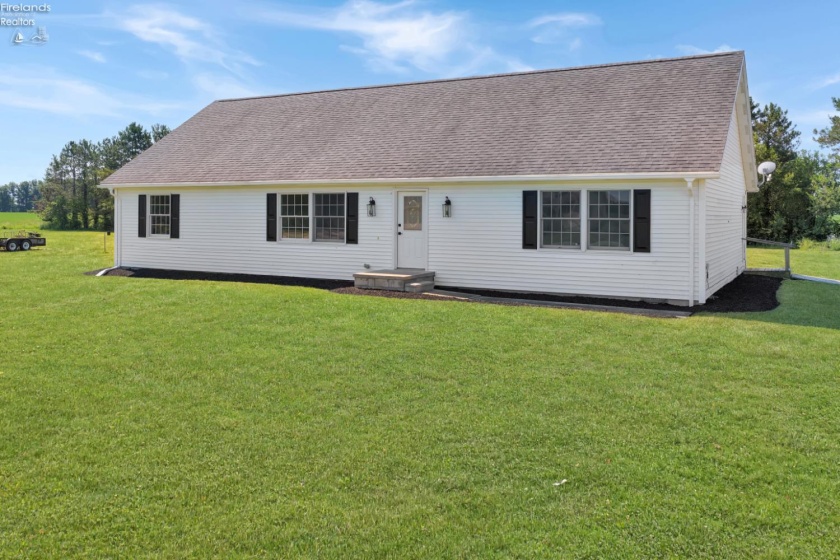 10422 Bier Road, Oak Harbor, 43449, 3 Bedrooms Bedrooms, ,2 BathroomsBathrooms,Residential,For Sale,Bier,20262866
