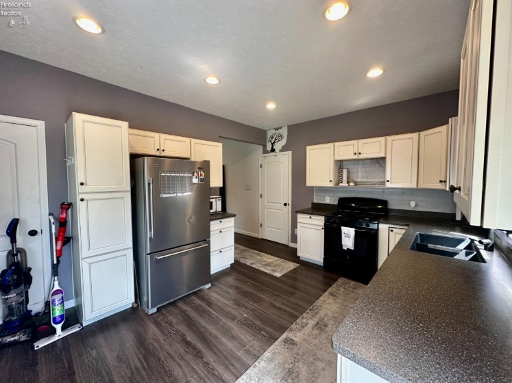 1019 Alger, Fremont, 43420, 2 Bedrooms Bedrooms, ,1 BathroomBathrooms,Residential,For Sale,Alger,20262829