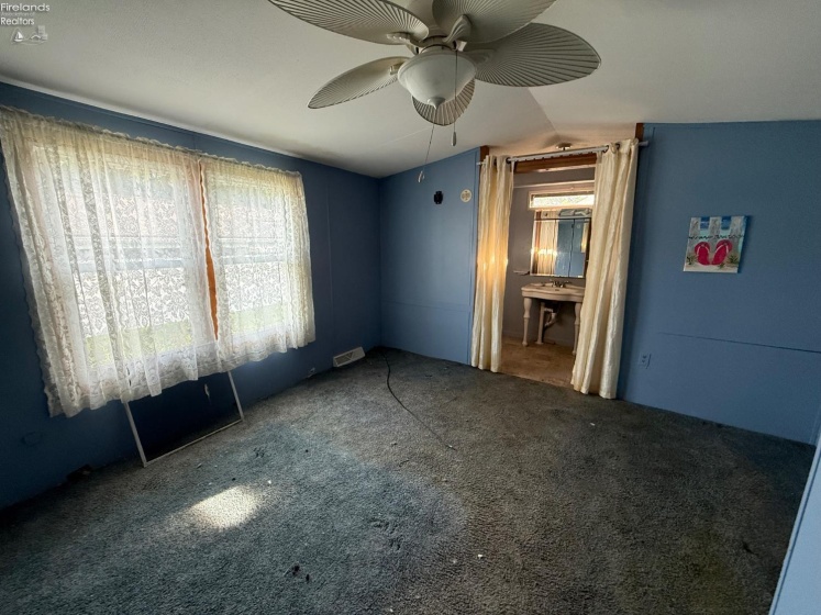 49 S Bass Dr, Marblehead, 43440, 2 Bedrooms Bedrooms, ,2 BathroomsBathrooms,Residential,For Sale,S Bass Dr,20262870