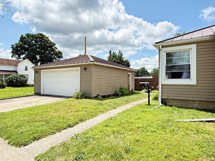 67 Maplewood Drive, Tiffin, 44883, ,2 BathroomsBathrooms,Residential,For Sale,Maplewood,20262860