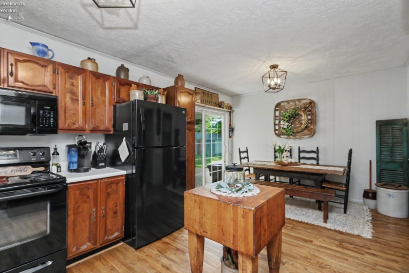 4 Union Street, Greenwich, 44837, 3 Bedrooms Bedrooms, ,1 BathroomBathrooms,Residential,For Sale,Union,20262880