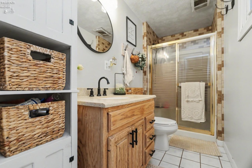 4 Union Street, Greenwich, 44837, 3 Bedrooms Bedrooms, ,1 BathroomBathrooms,Residential,For Sale,Union,20262880