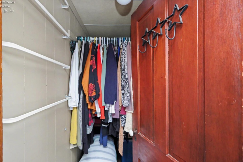 4 Union Street, Greenwich, 44837, 3 Bedrooms Bedrooms, ,1 BathroomBathrooms,Residential,For Sale,Union,20262880