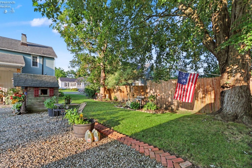 4 Union Street, Greenwich, 44837, 3 Bedrooms Bedrooms, ,1 BathroomBathrooms,Residential,For Sale,Union,20262880