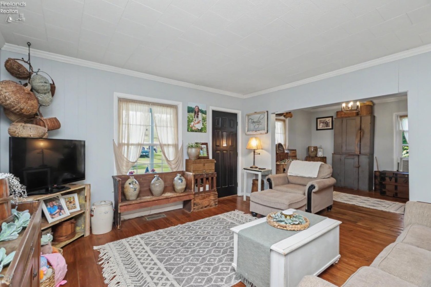 4 Union Street, Greenwich, 44837, 3 Bedrooms Bedrooms, ,1 BathroomBathrooms,Residential,For Sale,Union,20262880