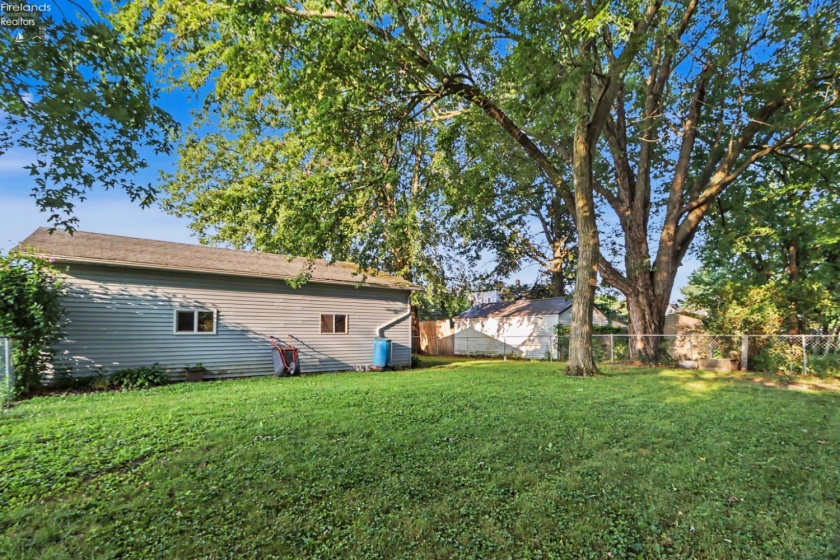 4 Union Street, Greenwich, 44837, 3 Bedrooms Bedrooms, ,1 BathroomBathrooms,Residential,For Sale,Union,20262880