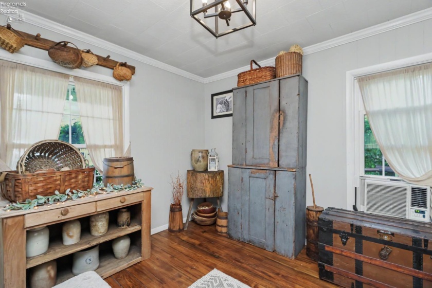 4 Union Street, Greenwich, 44837, 3 Bedrooms Bedrooms, ,1 BathroomBathrooms,Residential,For Sale,Union,20262880
