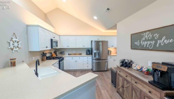 2680 Canterbury Circle, Port Clinton, 43452, 2 Bedrooms Bedrooms, ,2 BathroomsBathrooms,Residential,For Sale,Canterbury,20262831