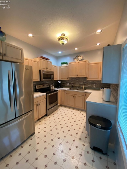 100 Grand Harbour, Vermilion, 44089, 2 Bedrooms Bedrooms, ,2 BathroomsBathrooms,Residential,For Sale,Grand Harbour,20262865