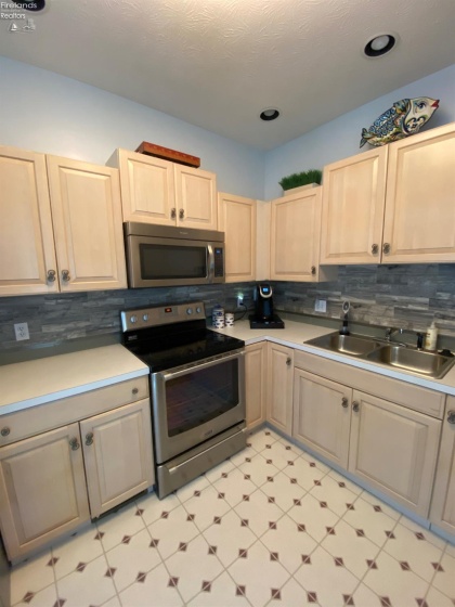 100 Grand Harbour, Vermilion, 44089, 2 Bedrooms Bedrooms, ,2 BathroomsBathrooms,Residential,For Sale,Grand Harbour,20262865
