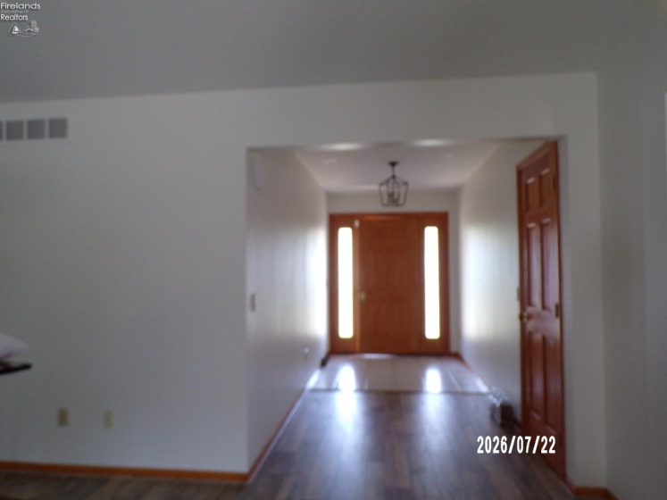 16 Sun Valley Drive, Fremont, 43420, 3 Bedrooms Bedrooms, ,2 BathroomsBathrooms,Residential,For Sale,Sun Valley,20262886