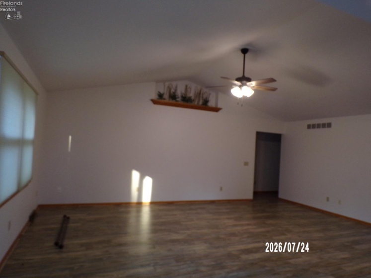 16 Sun Valley Drive, Fremont, 43420, 3 Bedrooms Bedrooms, ,2 BathroomsBathrooms,Residential,For Sale,Sun Valley,20262886