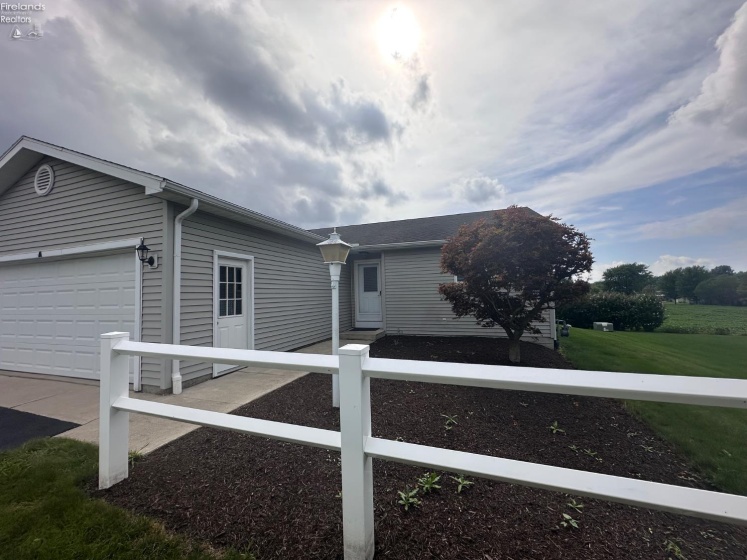 520 Autumnwood Drive, Tiffin, 44883, 2 Bedrooms Bedrooms, ,2 BathroomsBathrooms,Residential,For Sale,Autumnwood,20262890