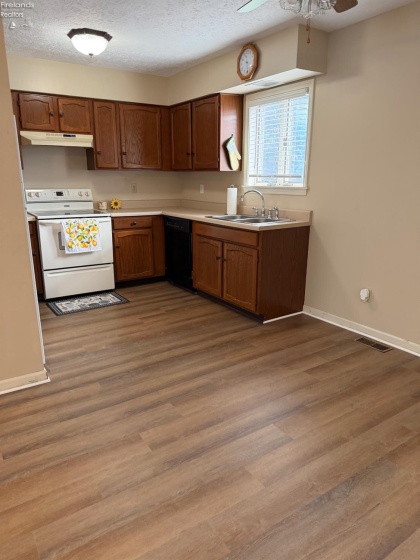 520 Autumnwood Drive, Tiffin, 44883, 2 Bedrooms Bedrooms, ,2 BathroomsBathrooms,Residential,For Sale,Autumnwood,20262890