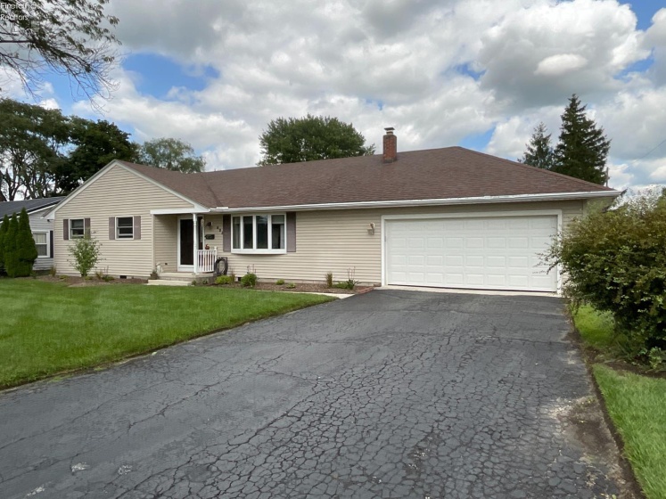 625 Brentwood Drive, Gibsonburg, 43431, 3 Bedrooms Bedrooms, ,2 BathroomsBathrooms,Residential,For Sale,Brentwood,20262845