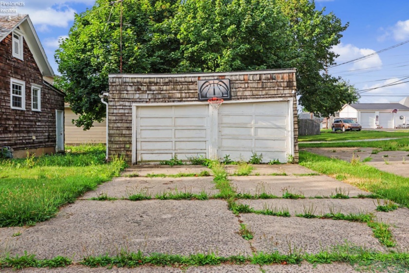 24 Emerald Street, Willard, 44890, ,Multiple Units,For Sale,Emerald,20262908