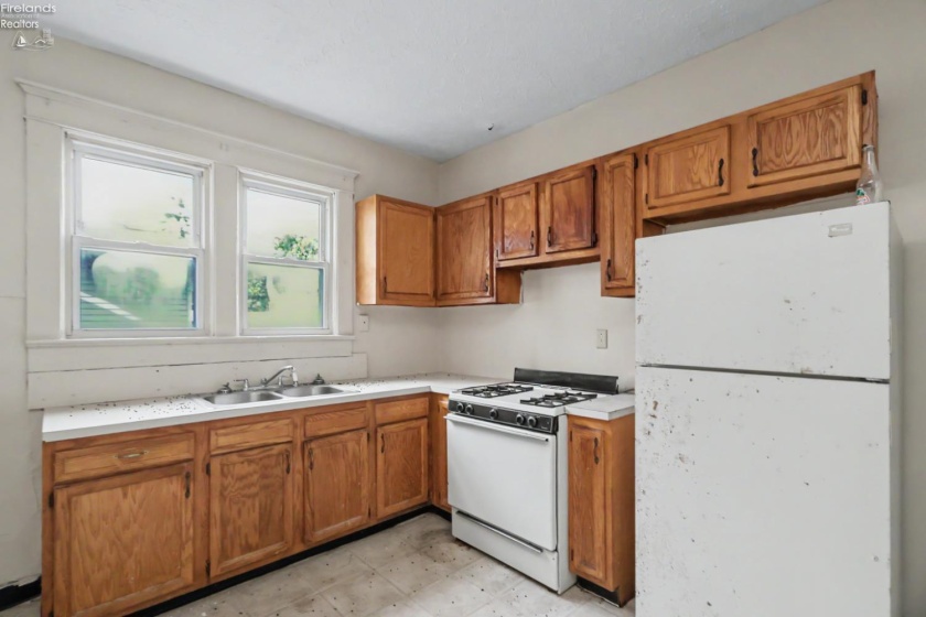 24 Emerald Street, Willard, 44890, ,Multiple Units,For Sale,Emerald,20262908
