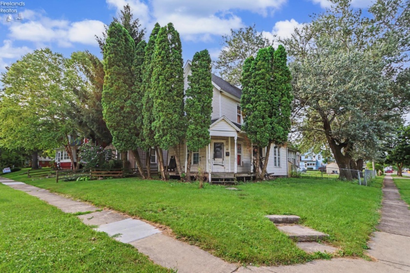 24 Emerald Street, Willard, 44890, ,Multiple Units,For Sale,Emerald,20262908