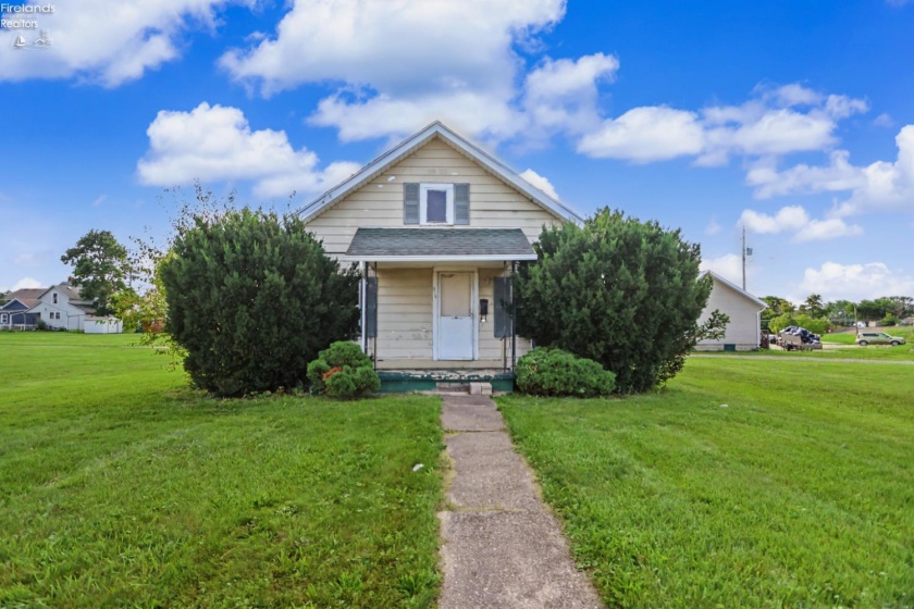 24 Emerald Street, Willard, 44890, ,Multiple Units,For Sale,Emerald,20262908