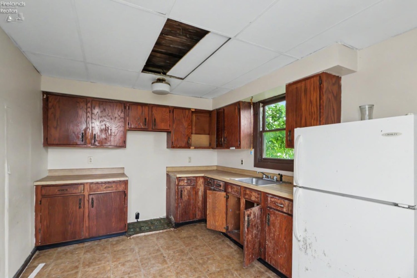 24 Emerald Street, Willard, 44890, ,Multiple Units,For Sale,Emerald,20262908