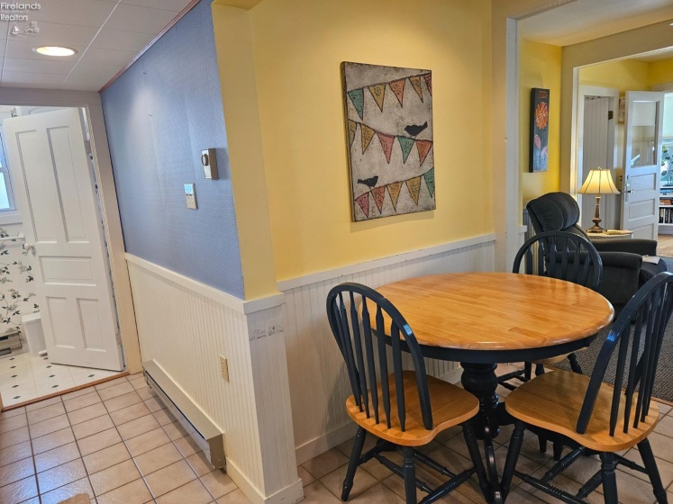 402 Oak Avenue, Lakeside, 43440, 2 Bedrooms Bedrooms, ,1 BathroomBathrooms,Residential,For Sale,Oak,20262884