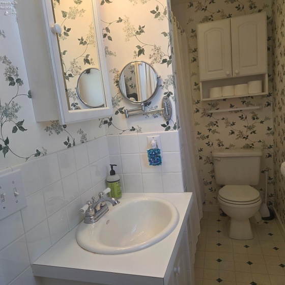 402 Oak Avenue, Lakeside, 43440, 2 Bedrooms Bedrooms, ,1 BathroomBathrooms,Residential,For Sale,Oak,20262884